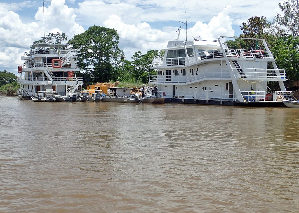 Flotels along the River Cuiabá